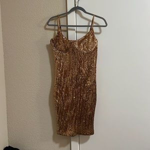 Sparkly dress ✨ from Fashion Nova. Perfect for a birthday or NYE outfit.